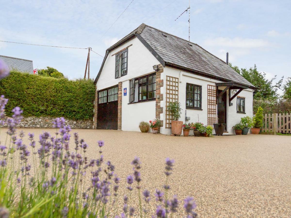 Little England Cottage Milborne Saint Andrew Екстериор снимка